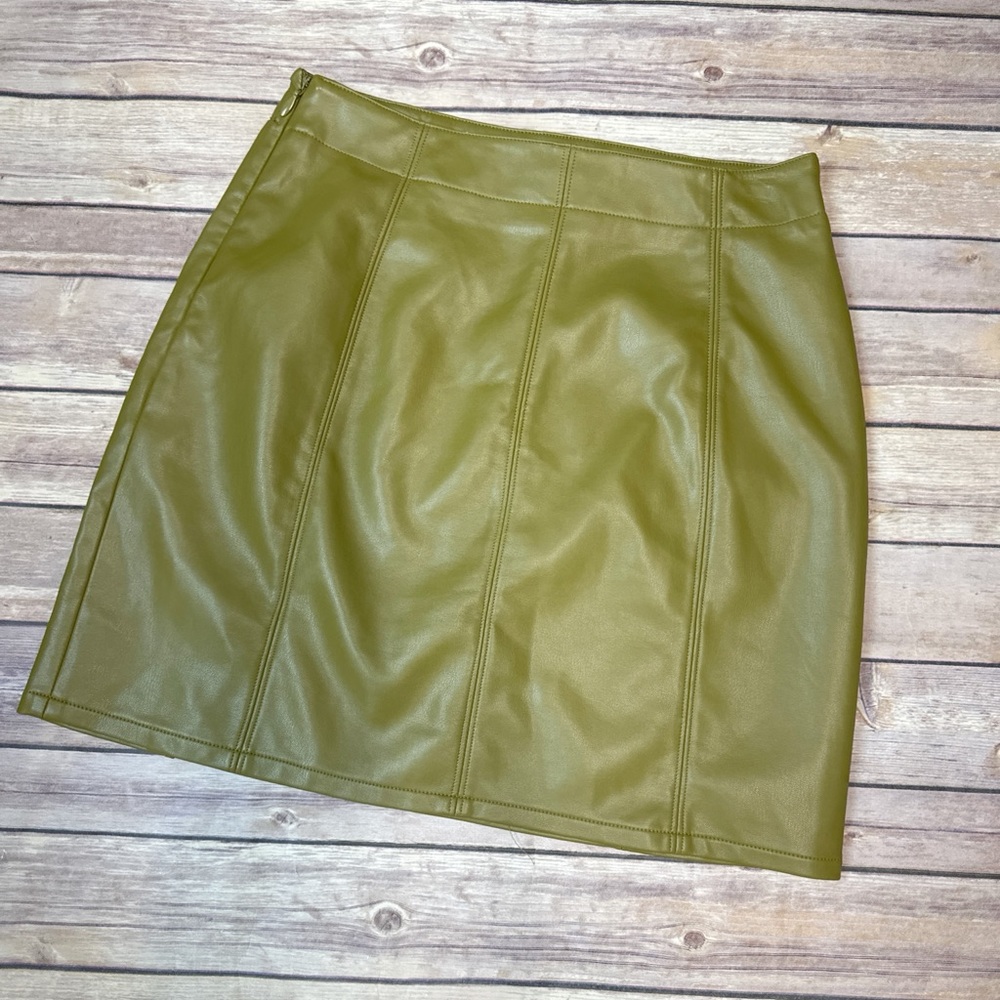 French Connection Crolenda PU Leather Nutria Stitch Mini Skirt Size 4 - Picture 5 of 8